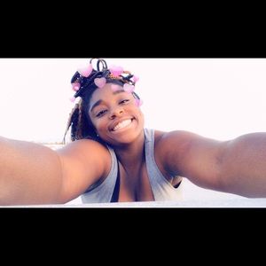 Meet your Posher, Janarie